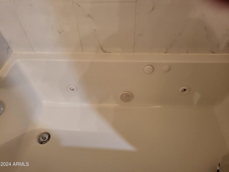 JETTED TUB