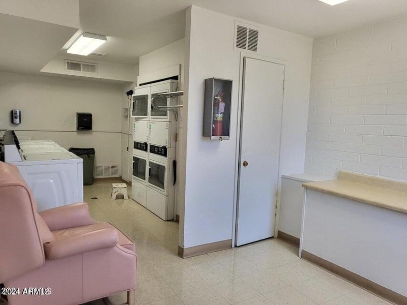 4 LARGE LAUNDRY ROOMS