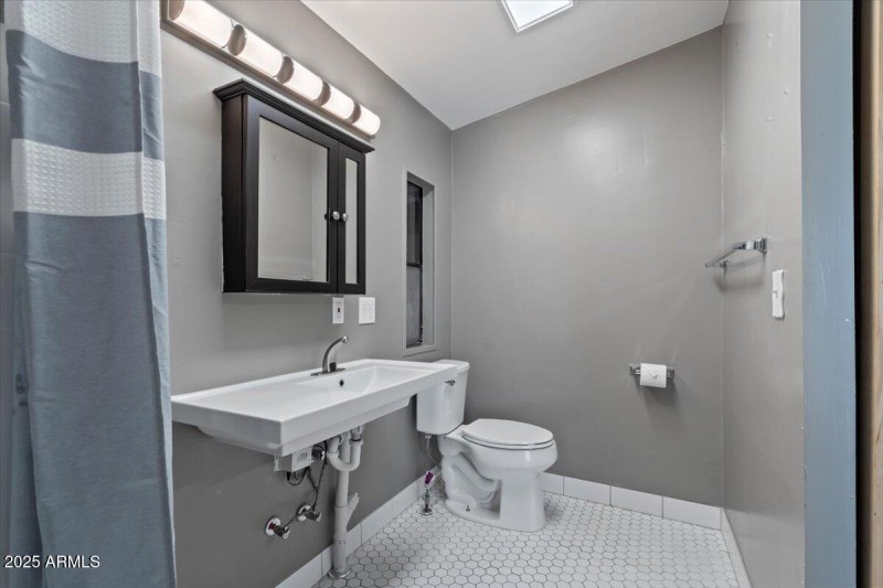 Primary bath