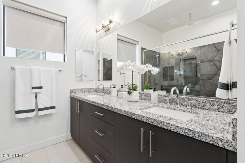 Plan 1 - Primary Bath