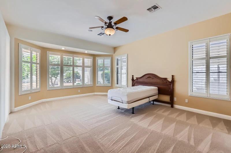 19 Primary Bedroom (1)