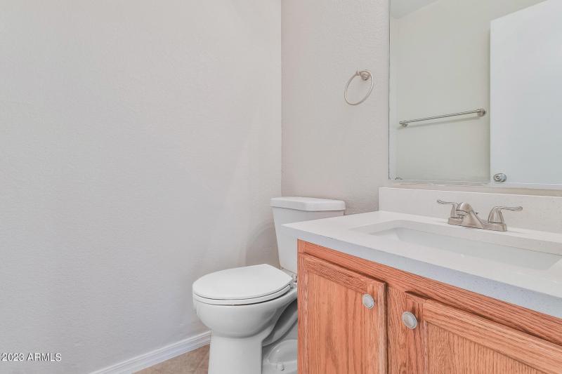 030-photo-bathroom-12053778