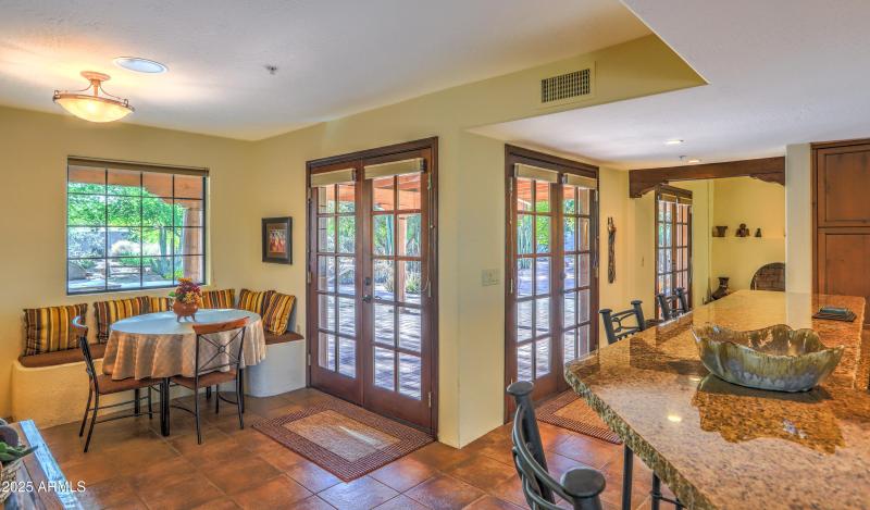 Kitchen banquette