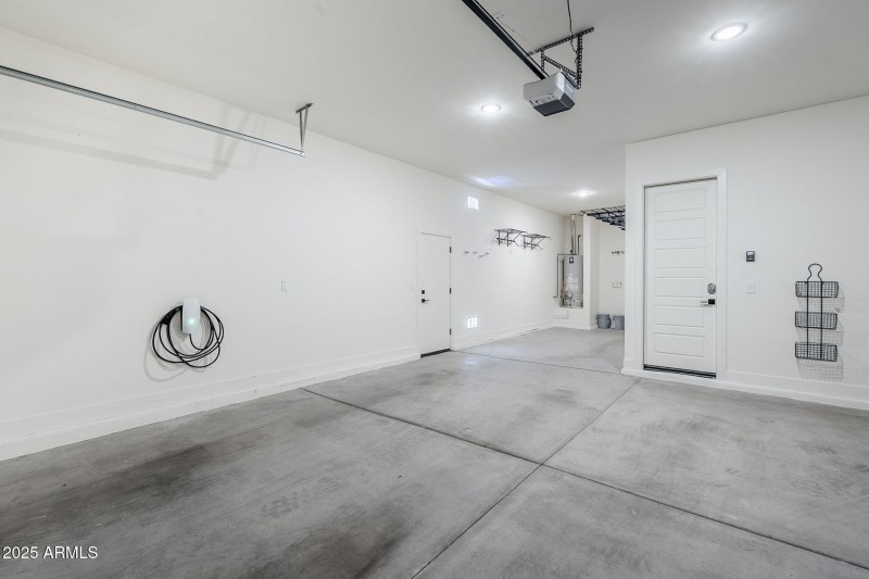 3-car tandem garage