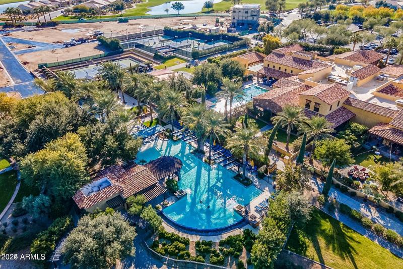 Solaz Pool