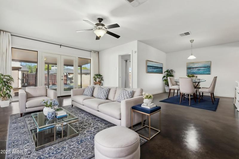 5-web-or-mls-2740-n-21st-dr - Living Roo