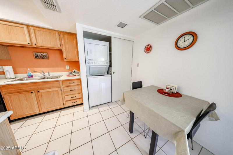 Breakfast Area and Laundry