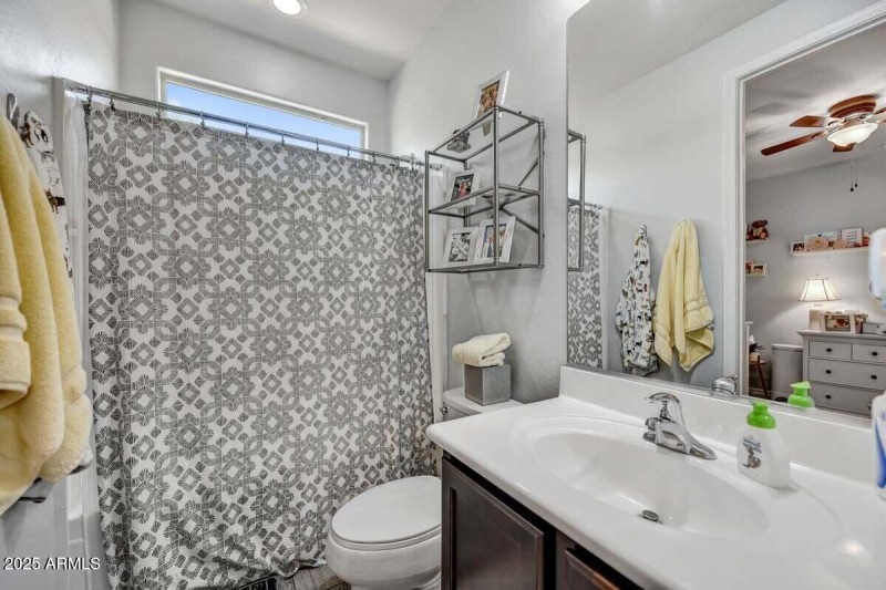 Guest Bath (1)