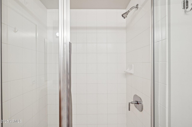 18-web-or-mls-4808-n-24th-st-1303