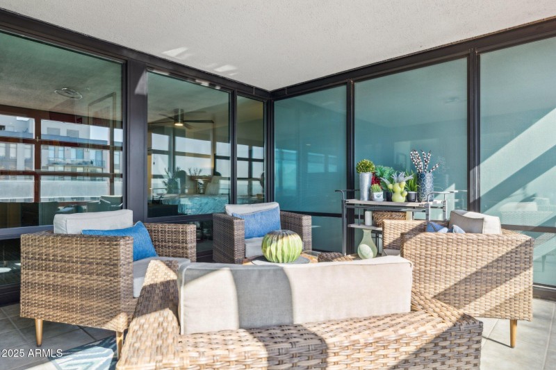 24-web-or-mls-4808-n-24th-st-1303