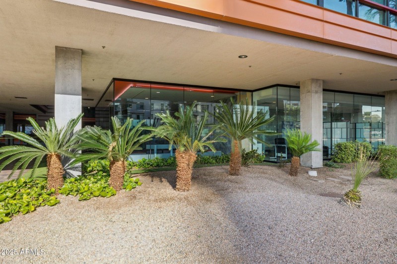 28-web-or-mls-4808-n-24th-st-1303
