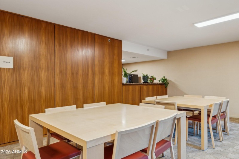 41-web-or-mls-4808-n-24th-st-1303