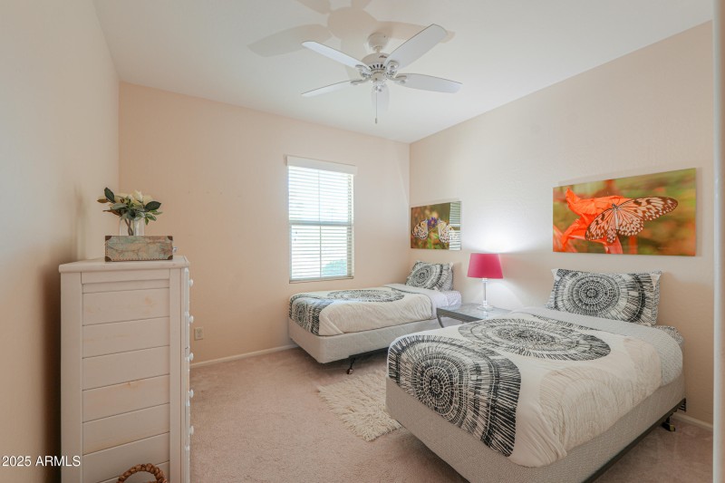 Guest room w/fan
