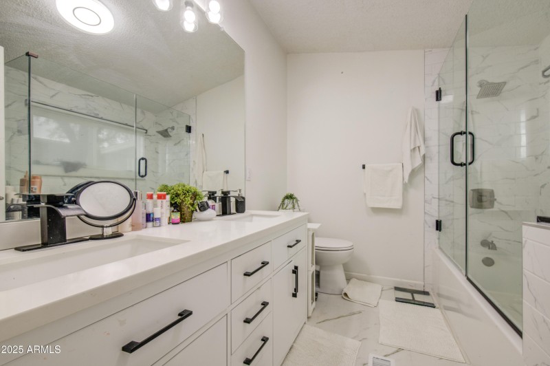 Clemen Master Bathroom