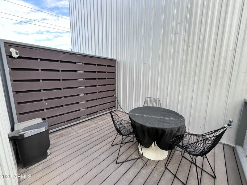 2ND FLOOR - DECK