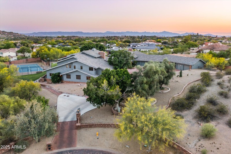 003-6830 N 46th Pl (3 of 102)