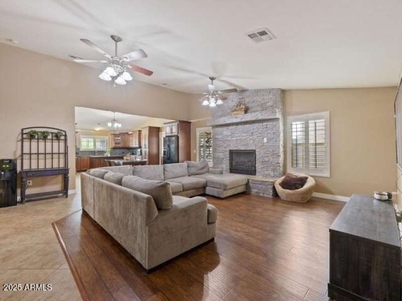 20405 N 42nd (18)
