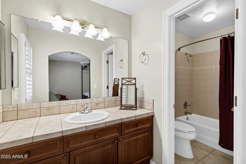 Guest Suite Bathroom