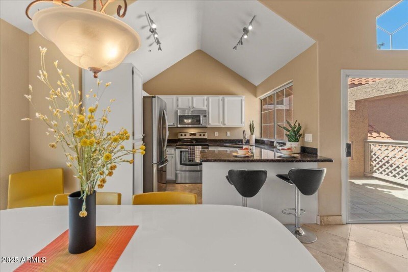 14-Dining & Kitchen