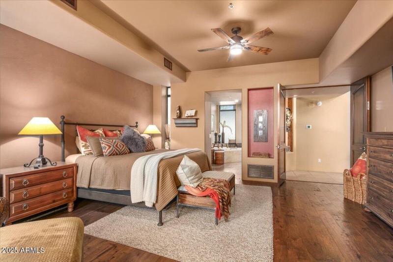 27-Primary Ensuite