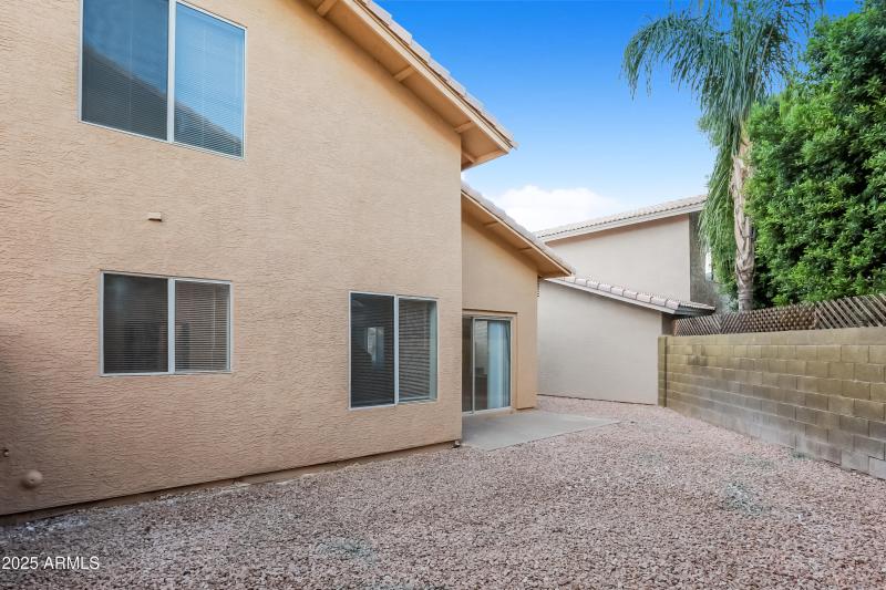 031-photo-rear-view-11854105