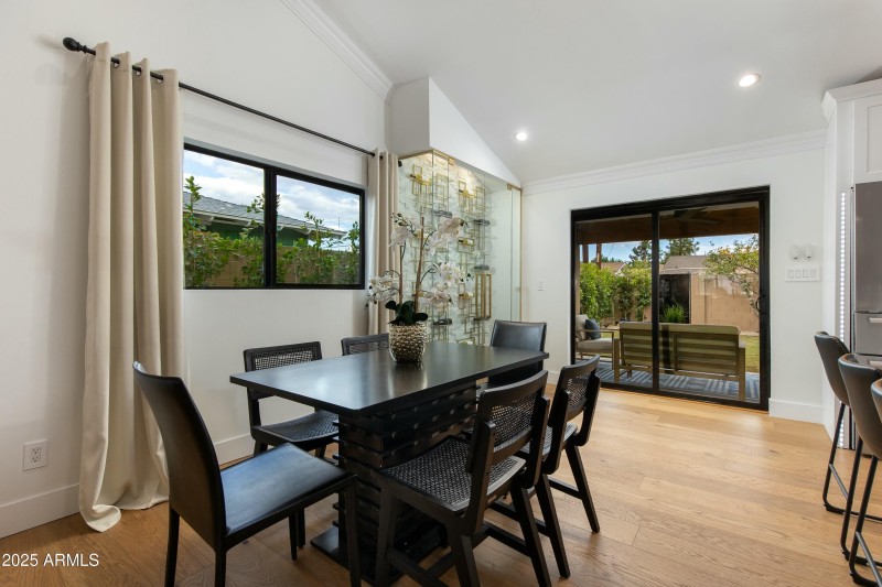 FORMAL DININGROOM