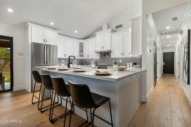 KITCHEN ISLAND