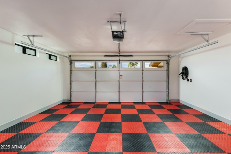 2 CAR GARAGE