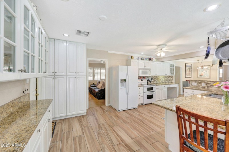 Kitchen 3