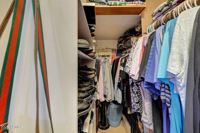 Priamary closet 2