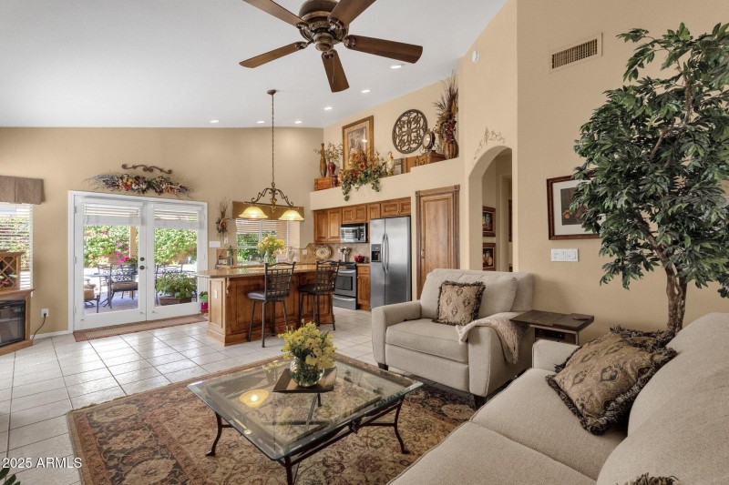 20-web-or-mls-4720-e-bighorn-ave