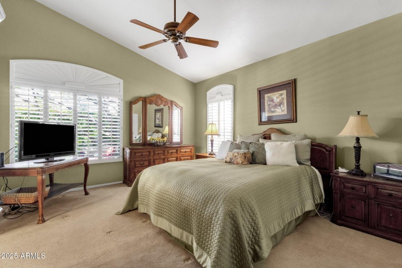 25-web-or-mls-4720-e-bighorn-ave