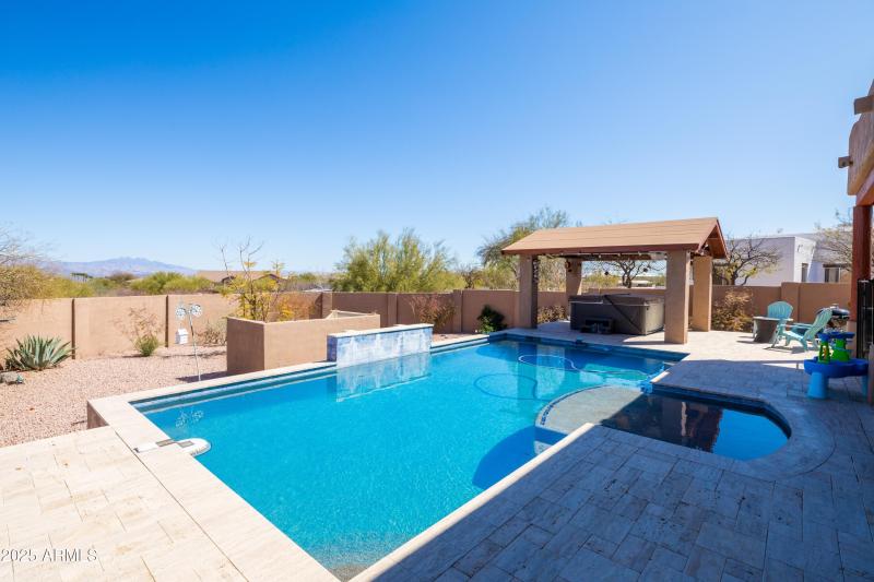 Sparkling Pool and Jacuzzi