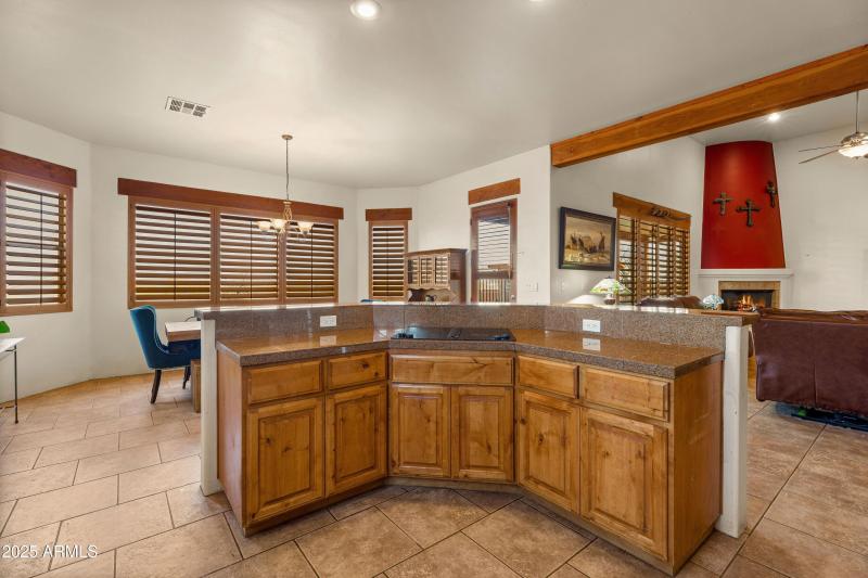 Island and Breakfast Bar