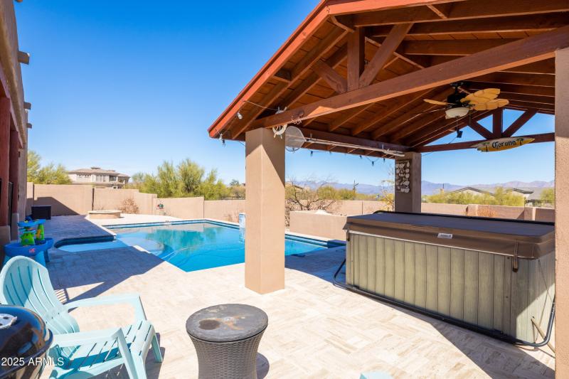 Sparkling Pool and Jacuzzi