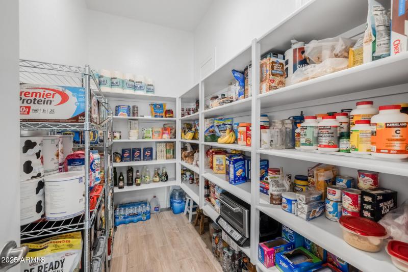 30)PANTRY
