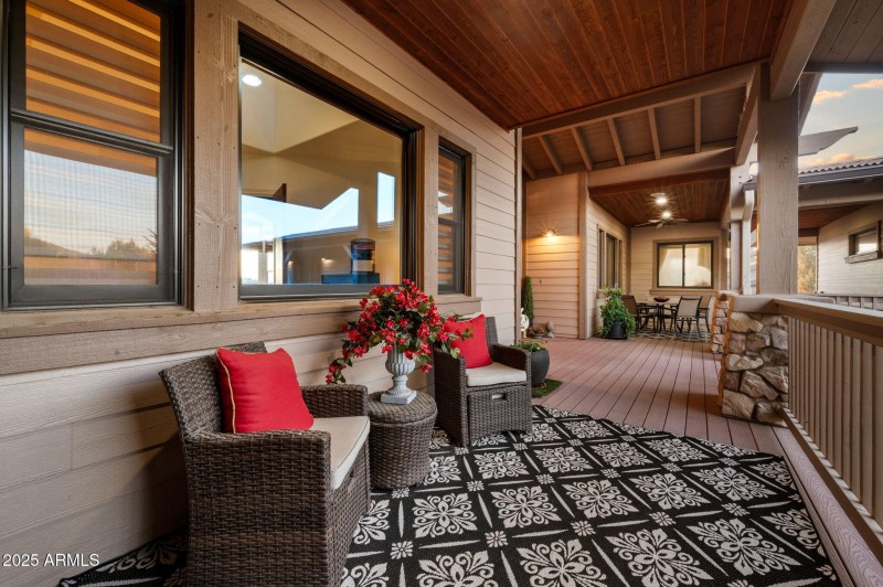 19-Front Deck (2)