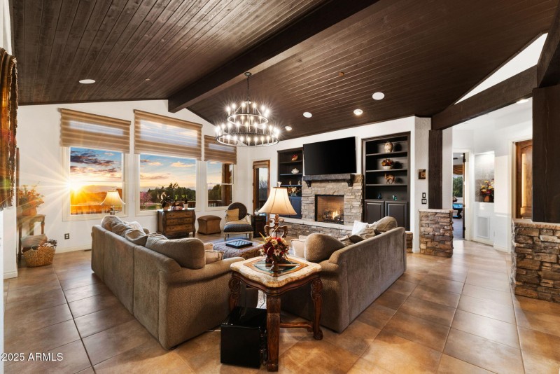 22-Living Room (1)
