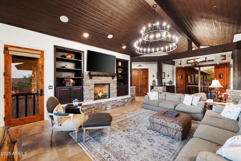 24-Living Room (3)