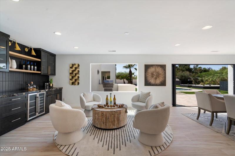 Conversation Area and Bar