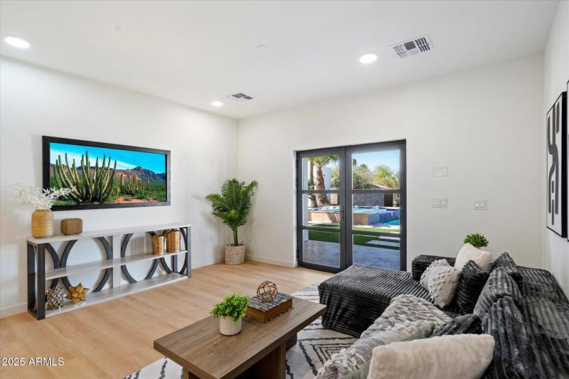 Guest House Family Room