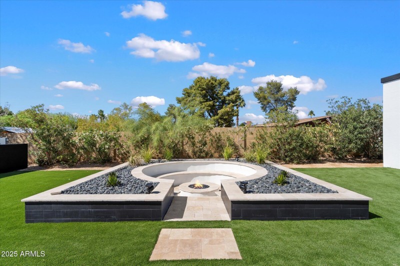 Entertaining Sunken Firepit