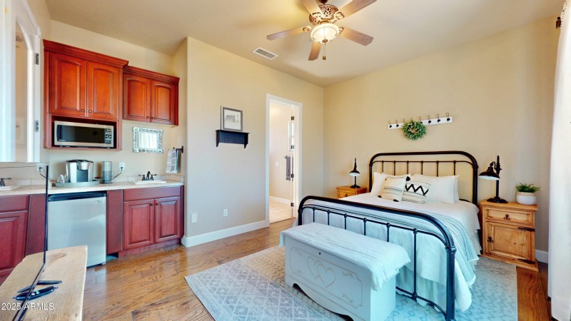 Guest quarters