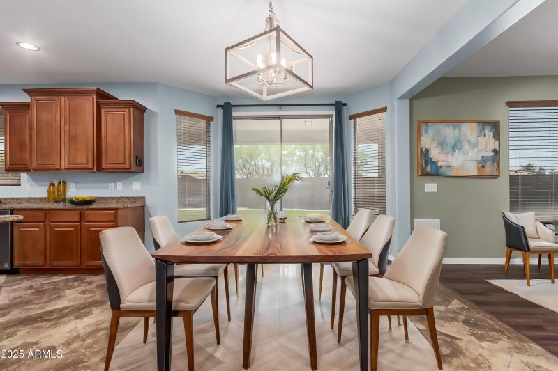 12-Montgomery - Dining Room - Modern - 1