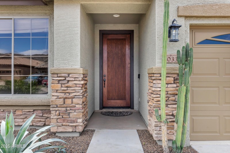 3033 W Redwood Ln-4