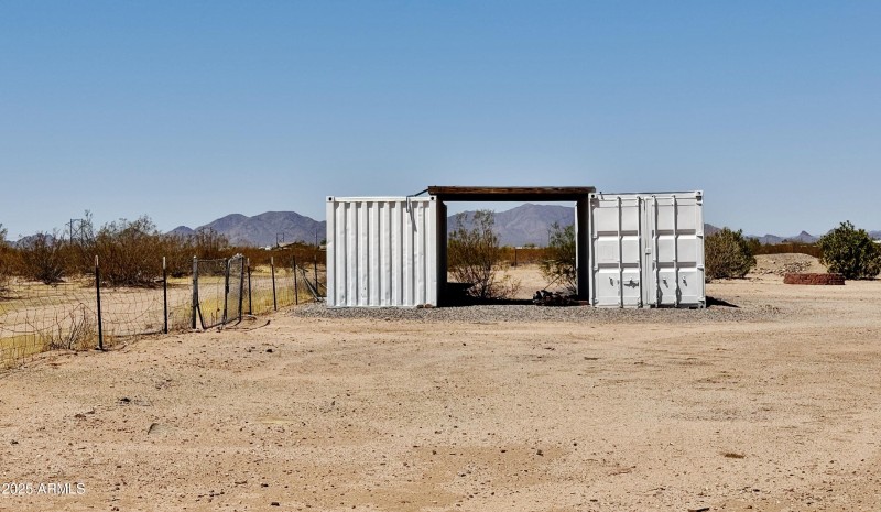 Cargo units/covered breezeway/parking