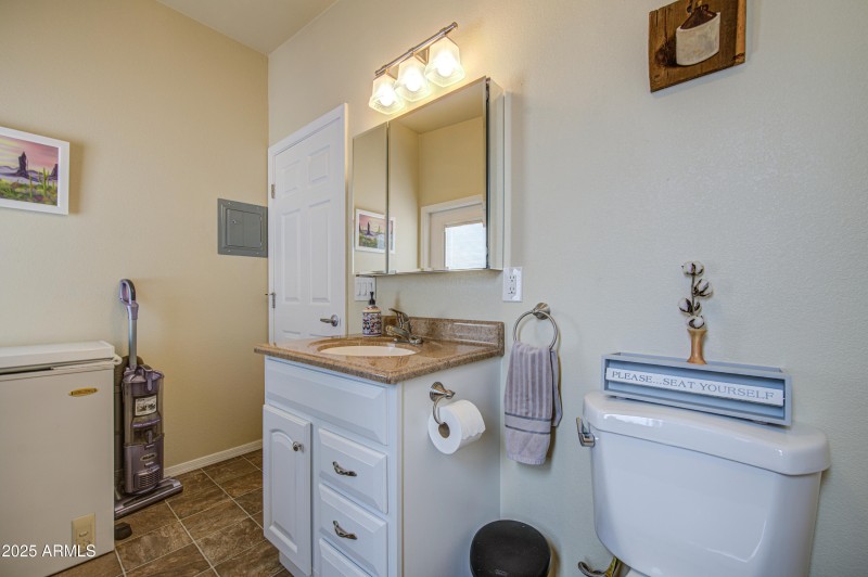 Half Bath-pic 4