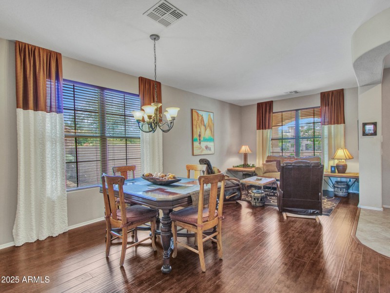Living room/ Dining room