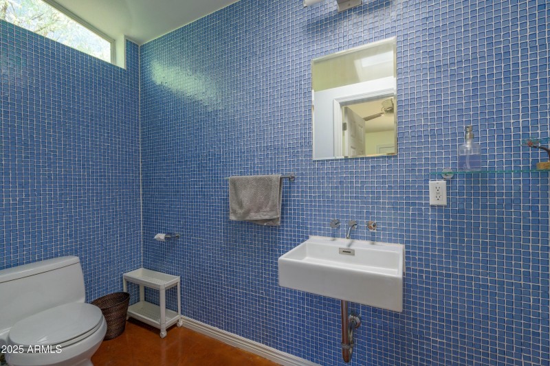 Guest / Studio Bathroom