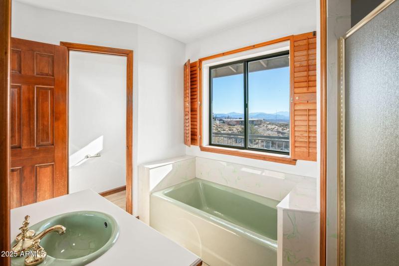 021_Guest Suite Bath